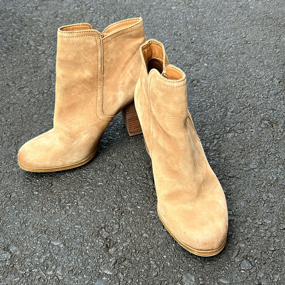 Heeled boots